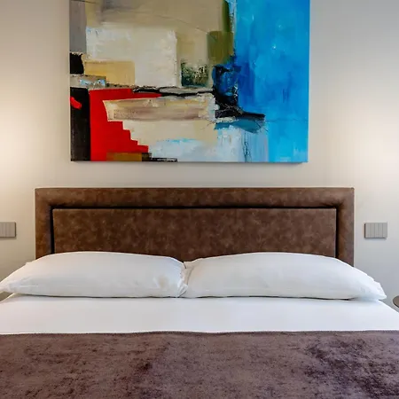 Guest house Hera And 4*